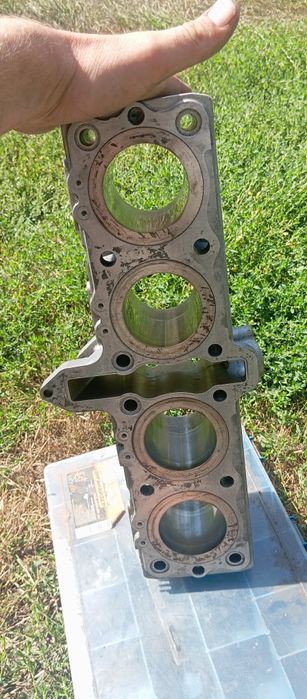 Циліндр з поршнями  сузуки бандит 600