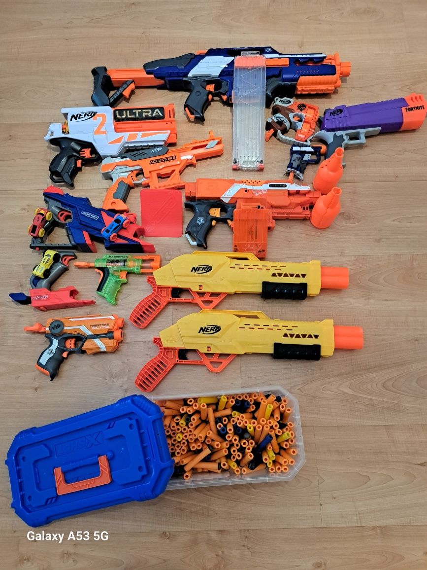 Pistolas NERF (várias)