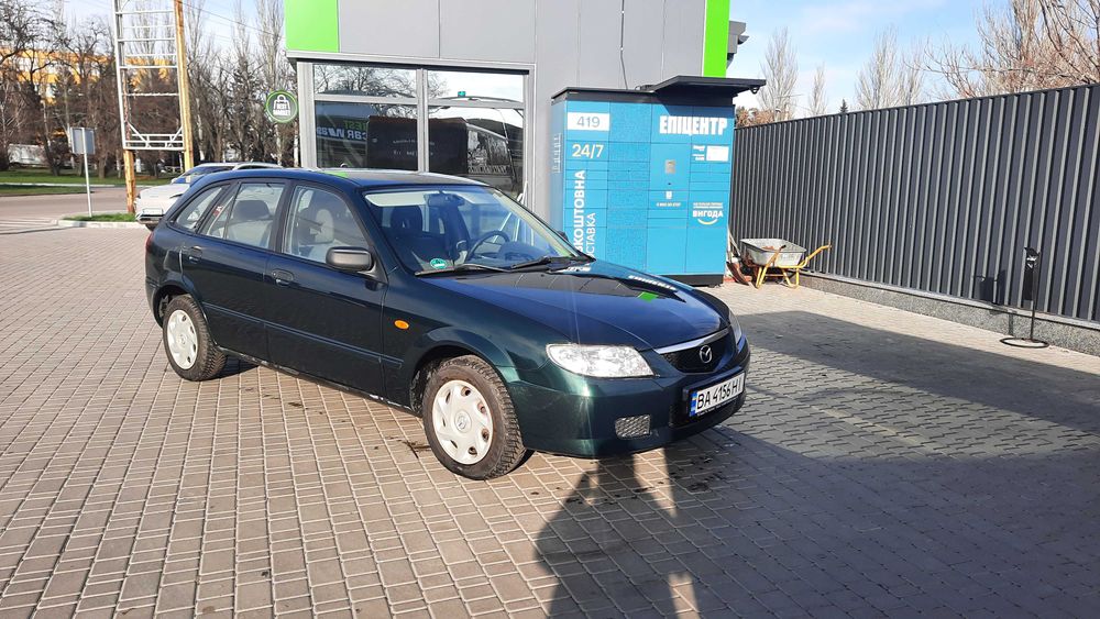 Мазда 323F Мазда