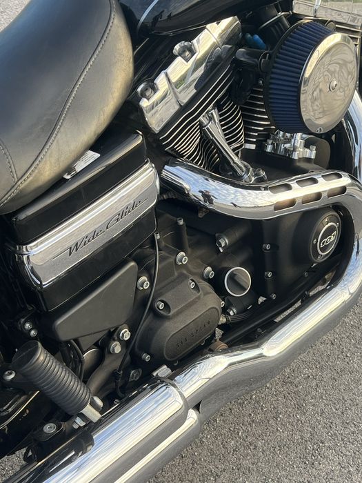Harley-Davidson Dyna Wide Glide – Vivid Black – Excelente Estado