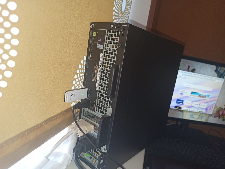 Dell 3040 i5 6500/8gb/r7570