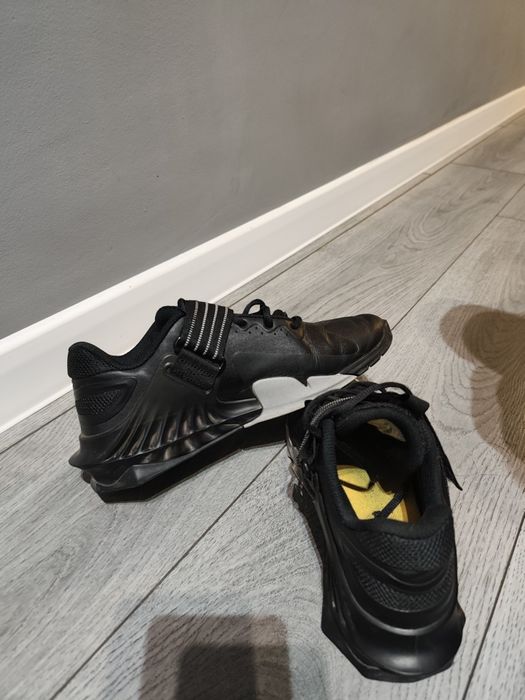 Кросівки Nike в хорошому стані.