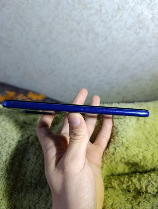 Xiaomi redmi 8T (треснут сверху но работает идеально ) батарея 5 часов