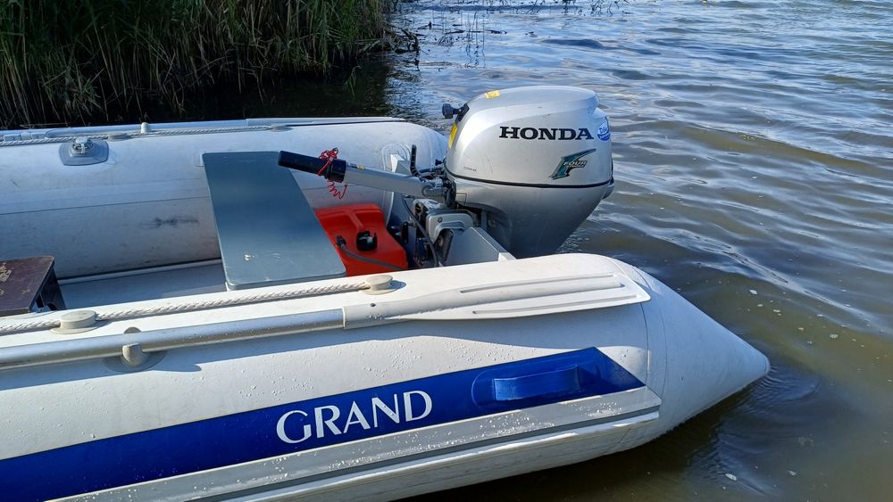 Човен GRAND C360 Двигун HONDA BF15