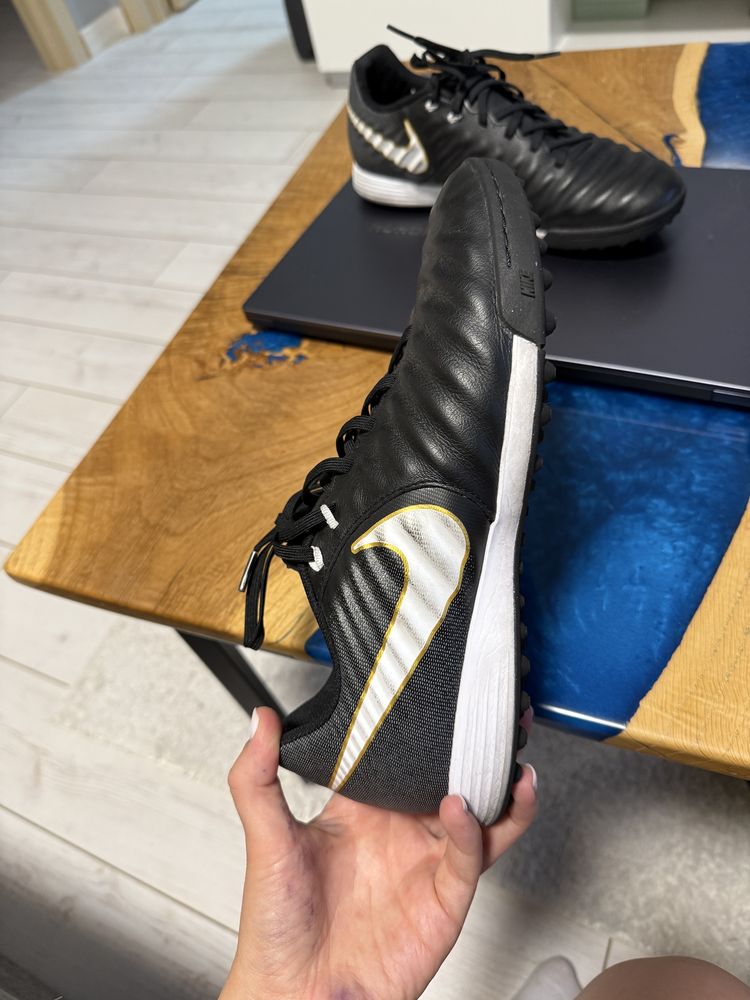 Сороконожки Nike Tempo 897766-002