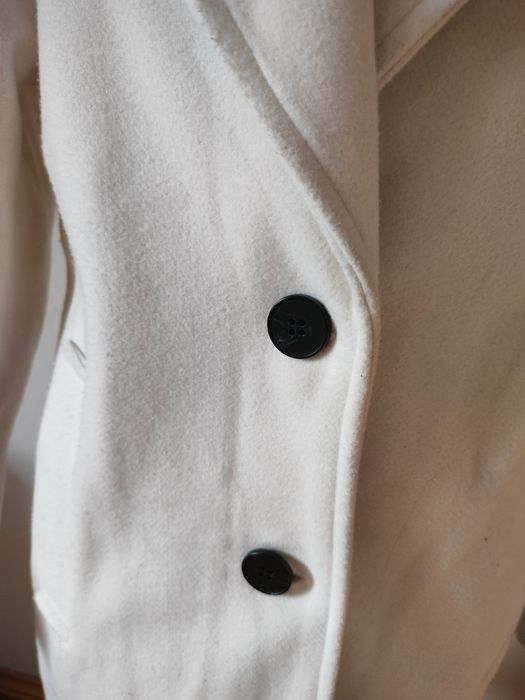 Jasny płaszcz klasyczny zimowy XS Bershka