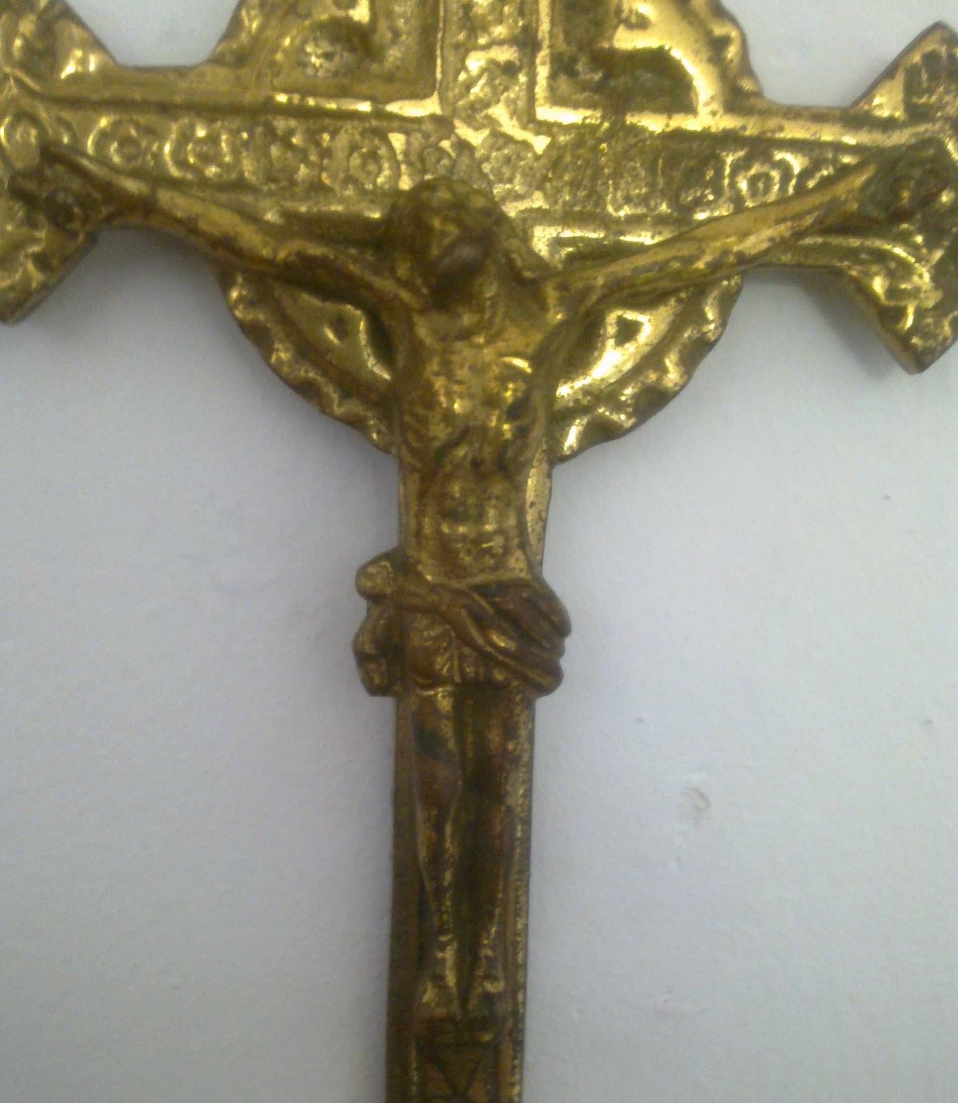 Mosiężny krzyż z Jezusem Chrystusem