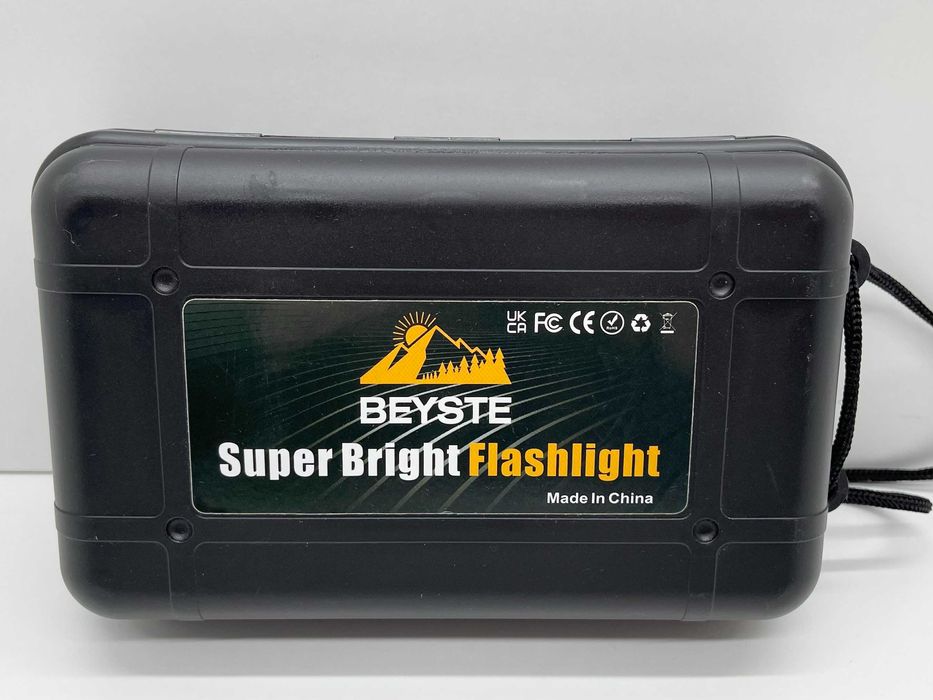 Latarka taktyczna BEYSTE 1,000000lm wodoodporna USB kemping