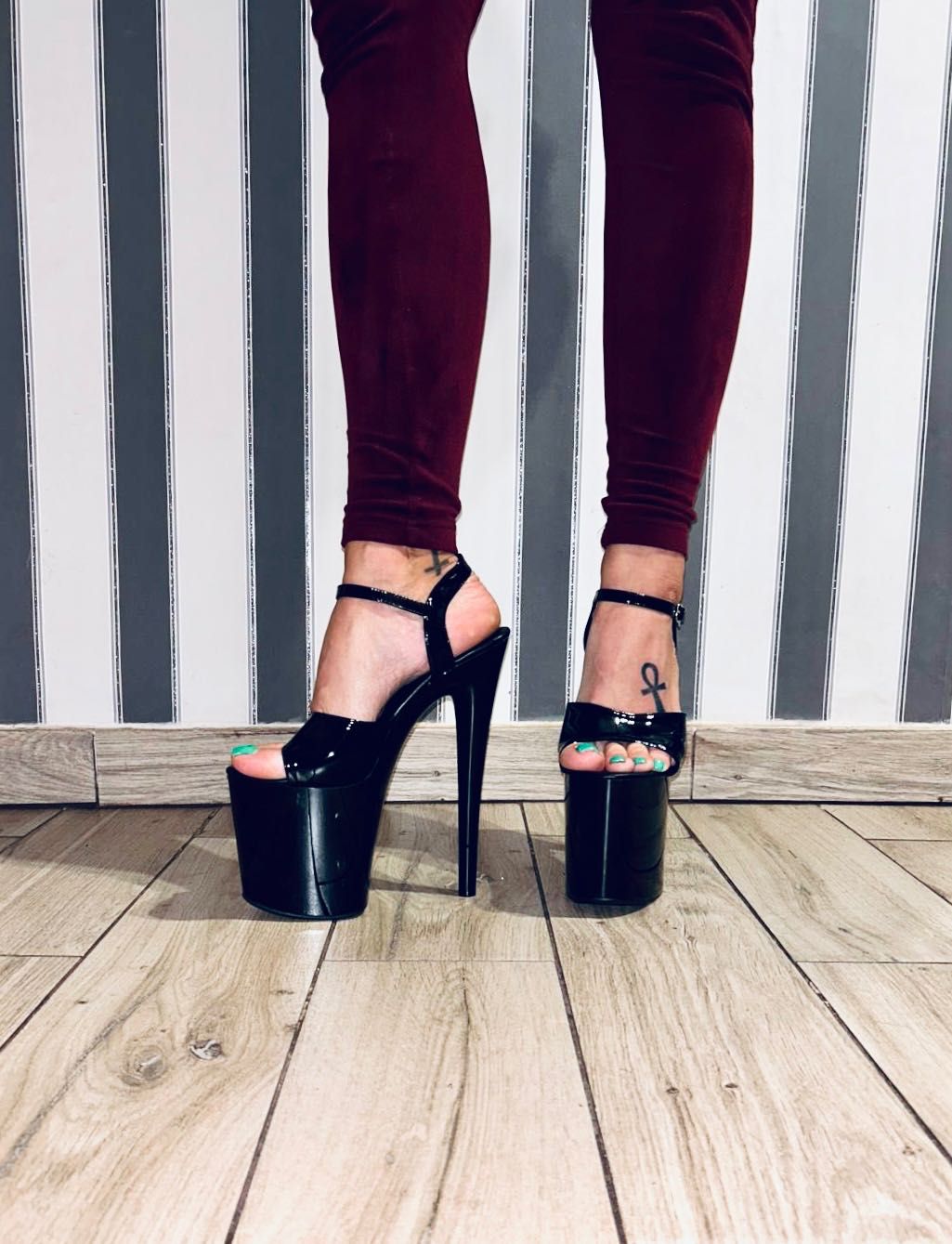 263/ODRĘKI 40 Lakier czarne sandały gogo 21cm exotic strip dance 35-48