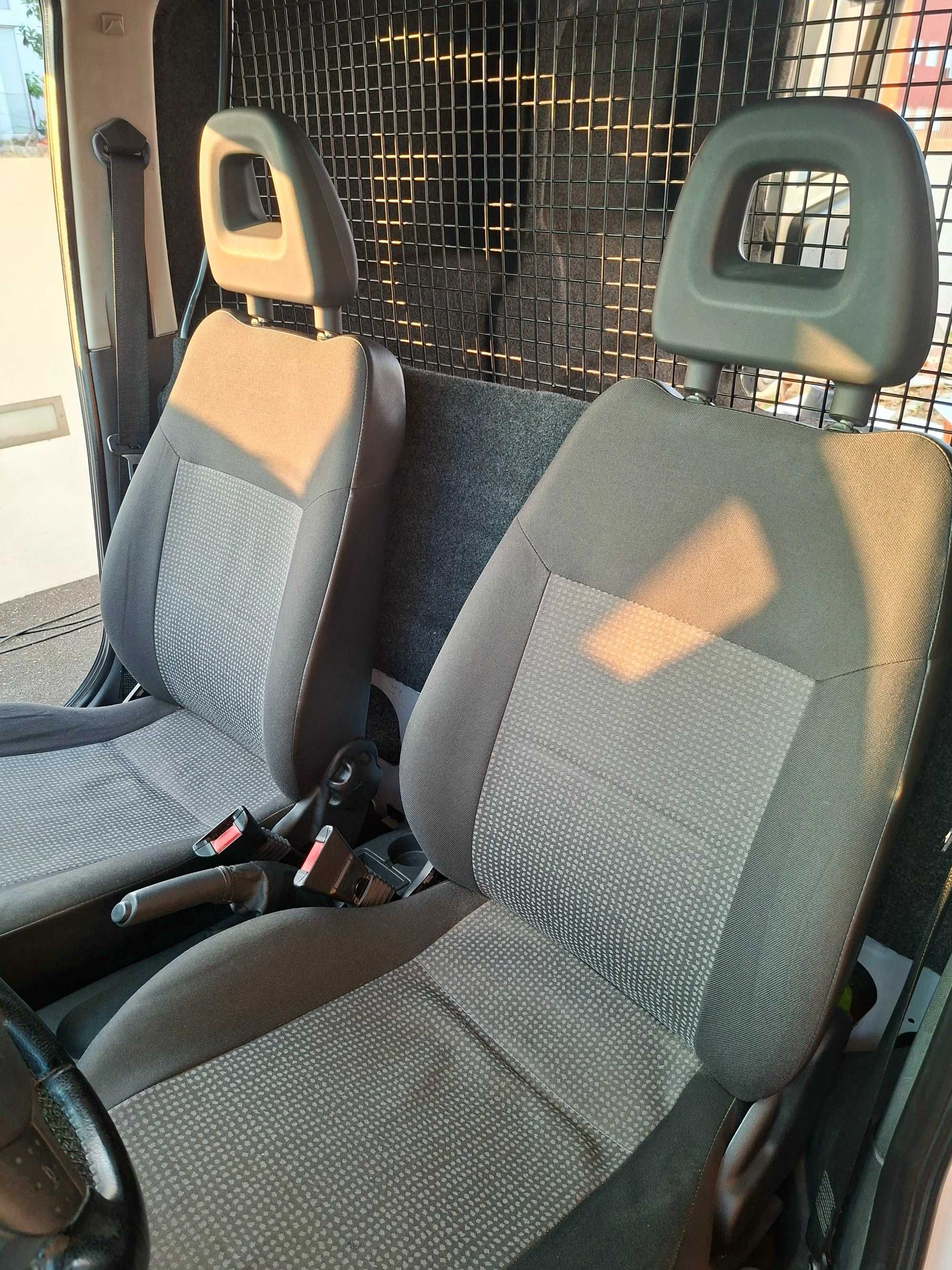 Carrinha Opel Combo impecável_Muito estimada_Pronta a trabalhar_164mil