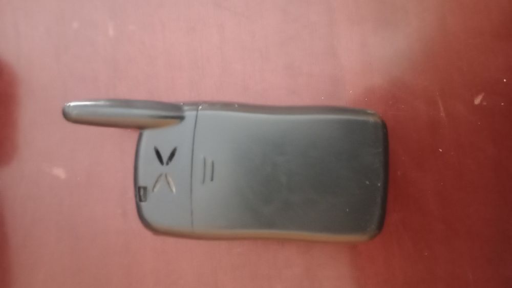 Lote de telemóveis antigos Motorola Ericsson e Panasonic