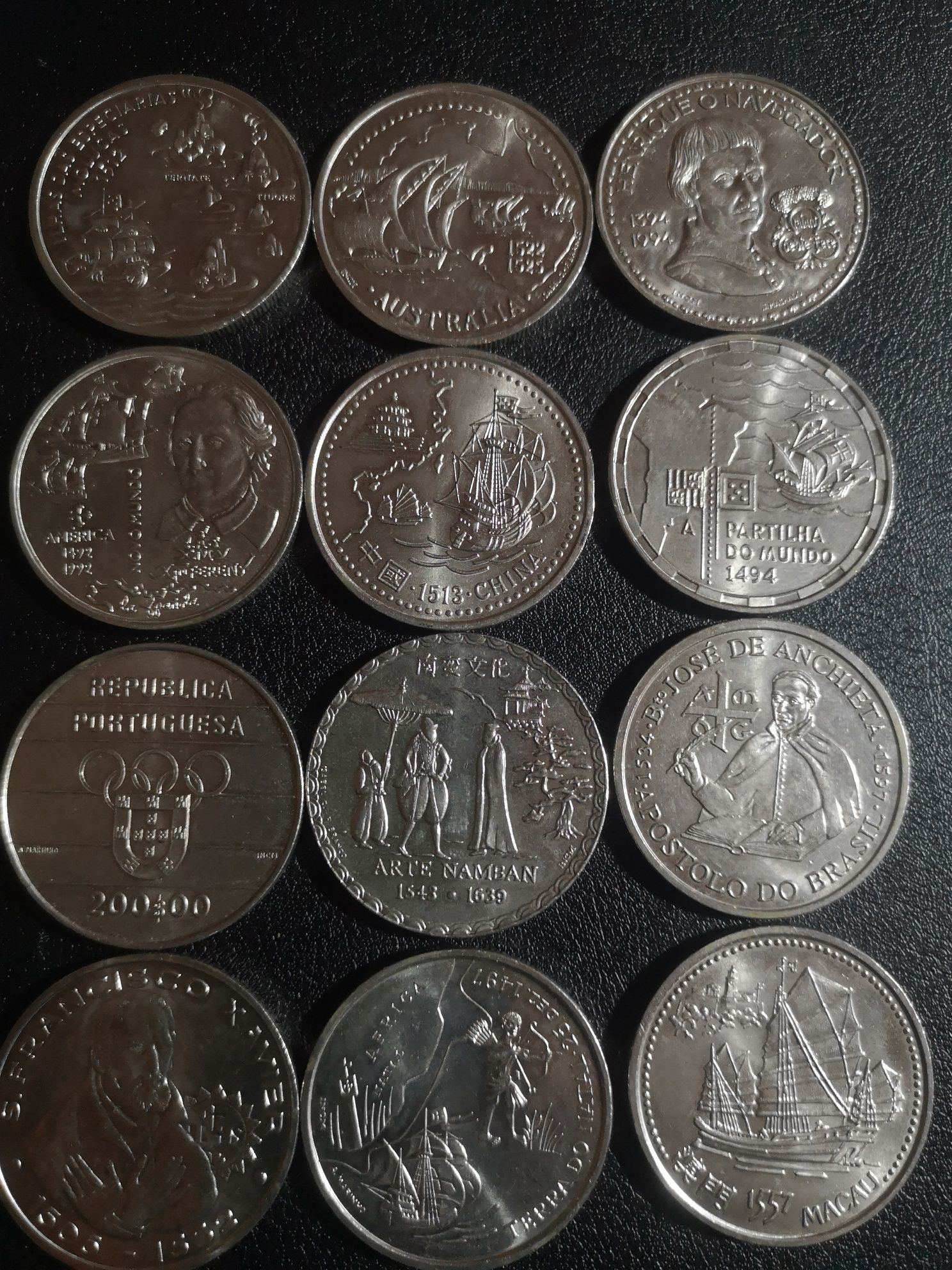 Moedas de 100 e 200 escudos de colecção