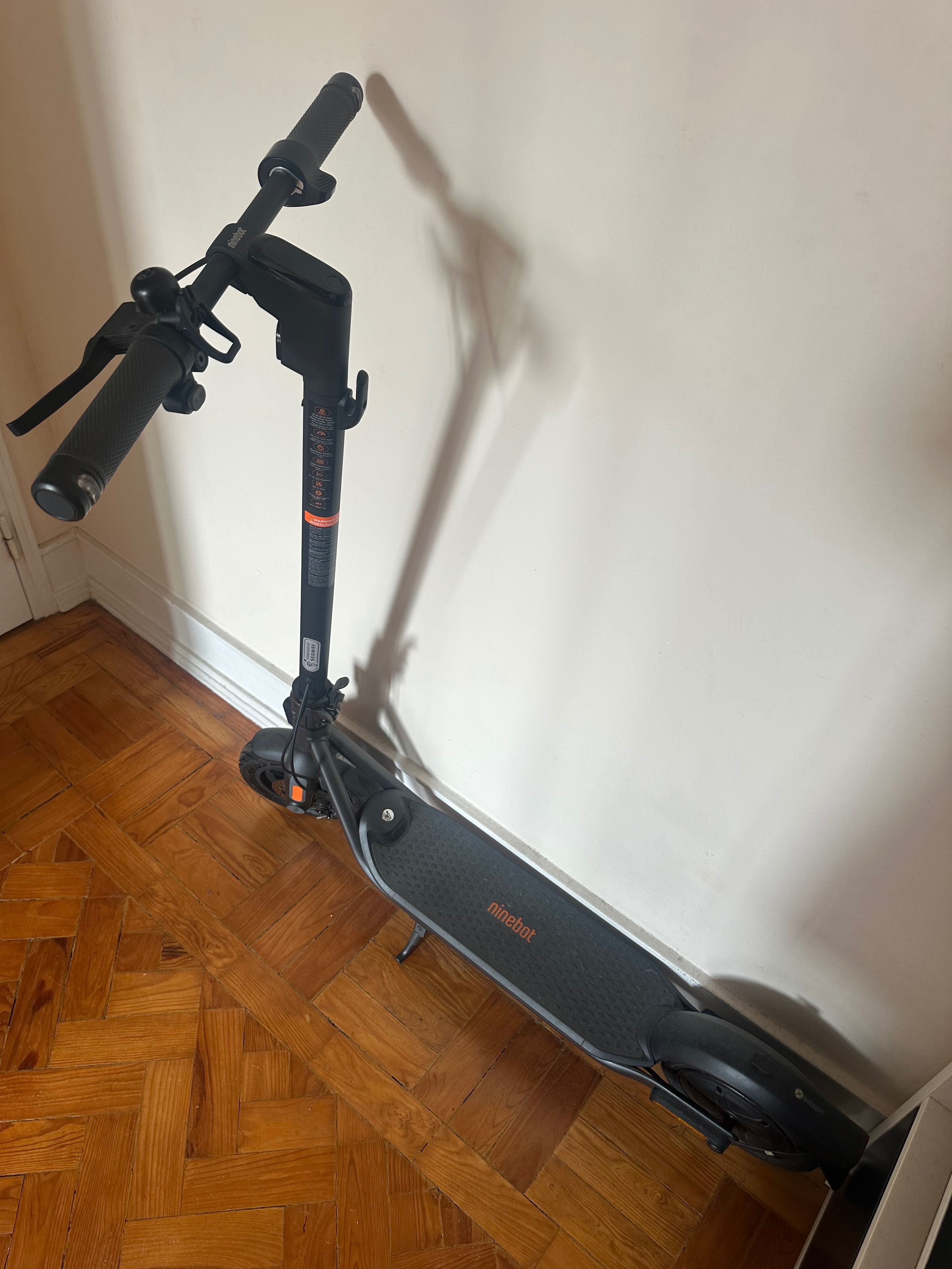 Trotinete Elétrica Ninebot KickScooter F2