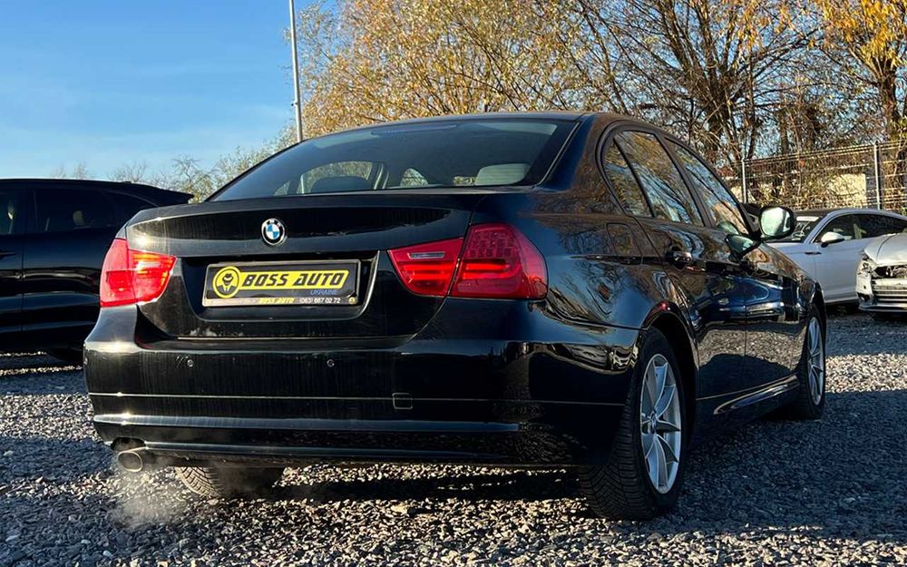 BMW 320 I 2010 рік