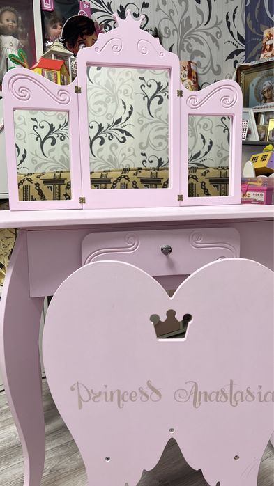 Макіяжне трюмо-столик для дівчинки