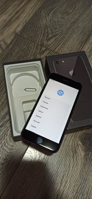 iPhone 8.Хороший стан