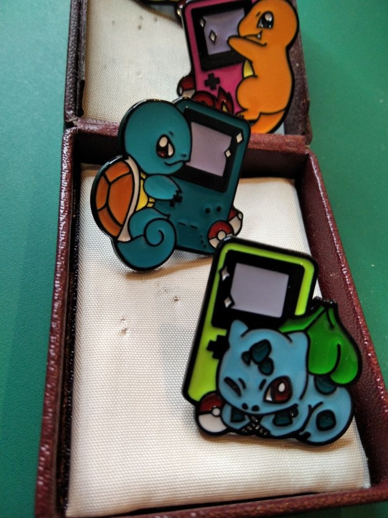 POKEMON - Pikachu Bulbasaur Squirtle Charmander - odznaki znaczki pins