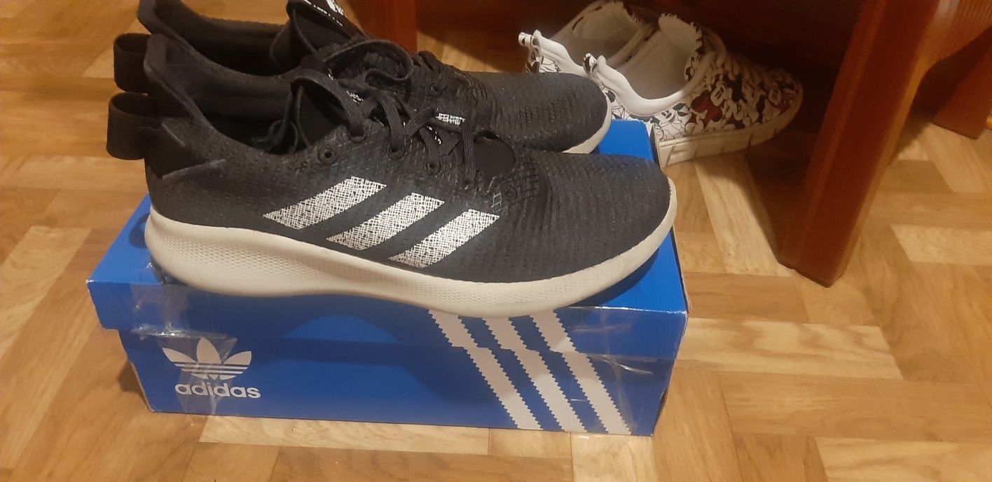 Кросівки adidas  41 р