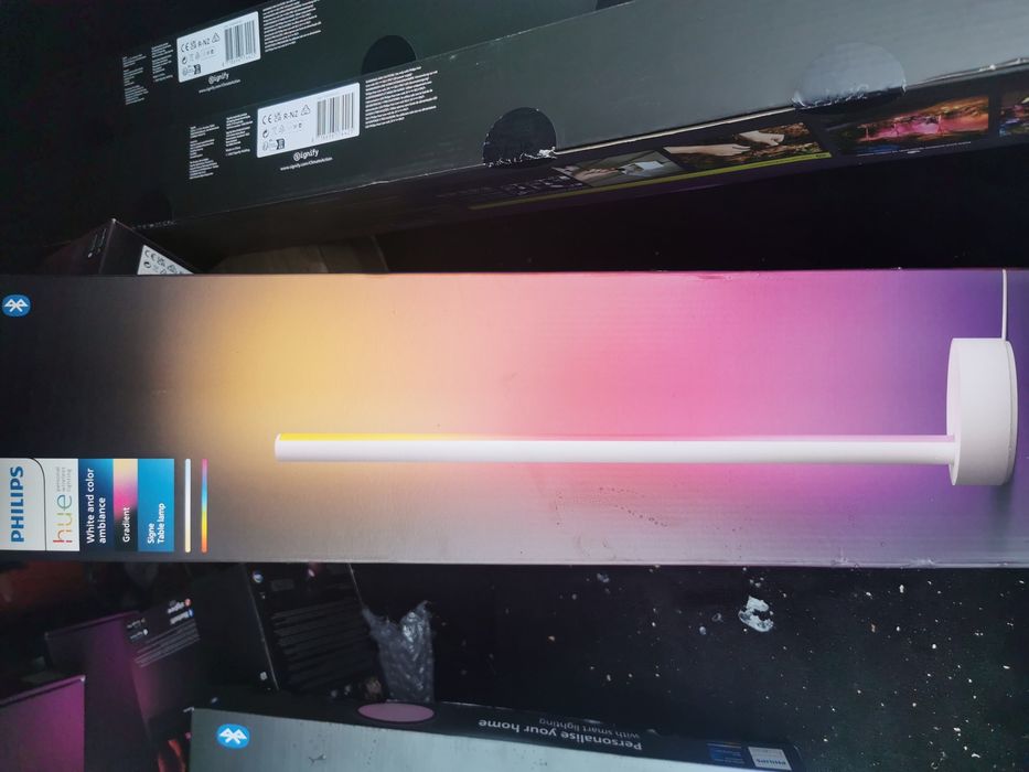 Philips hue White and color ambiance signe
