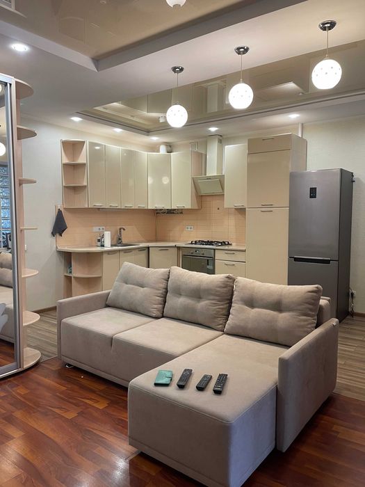 Сдам 2х ком квартиру в центре города! Евроремонт!