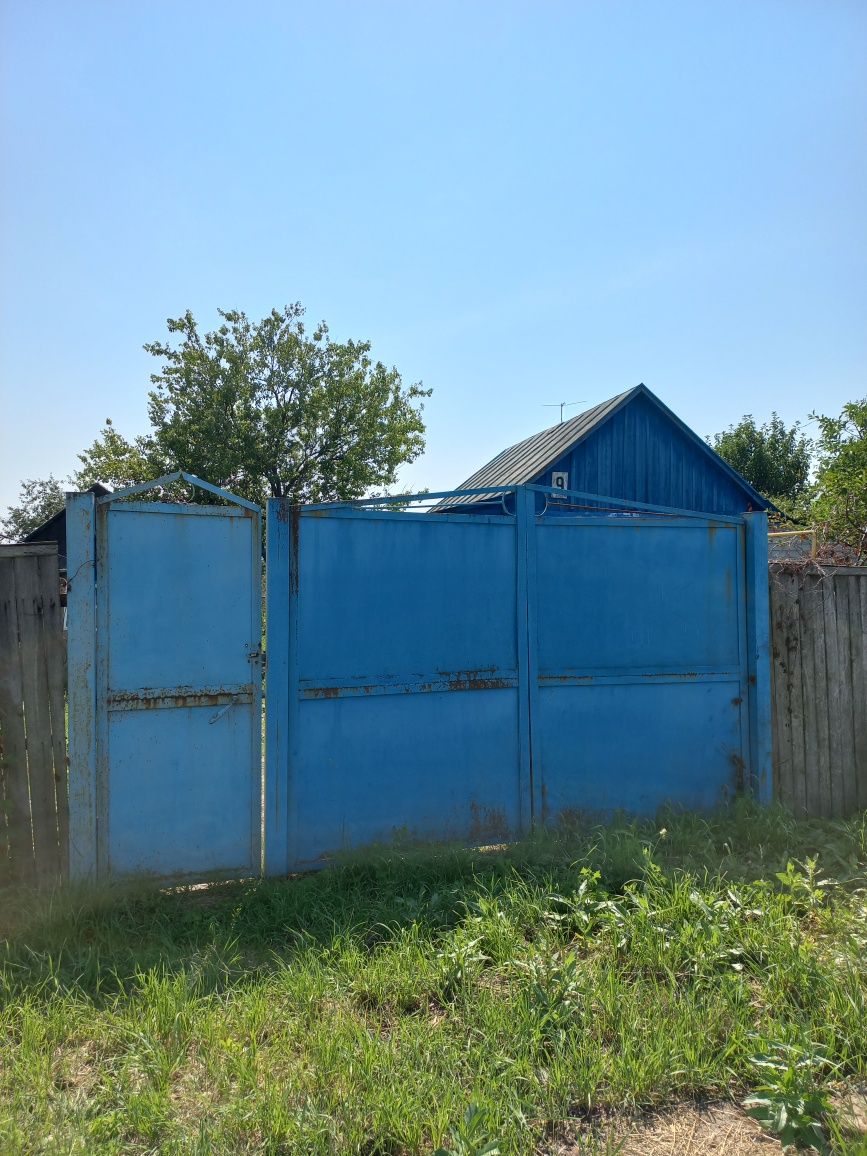 Продам дом  в Люботине с газом и водой