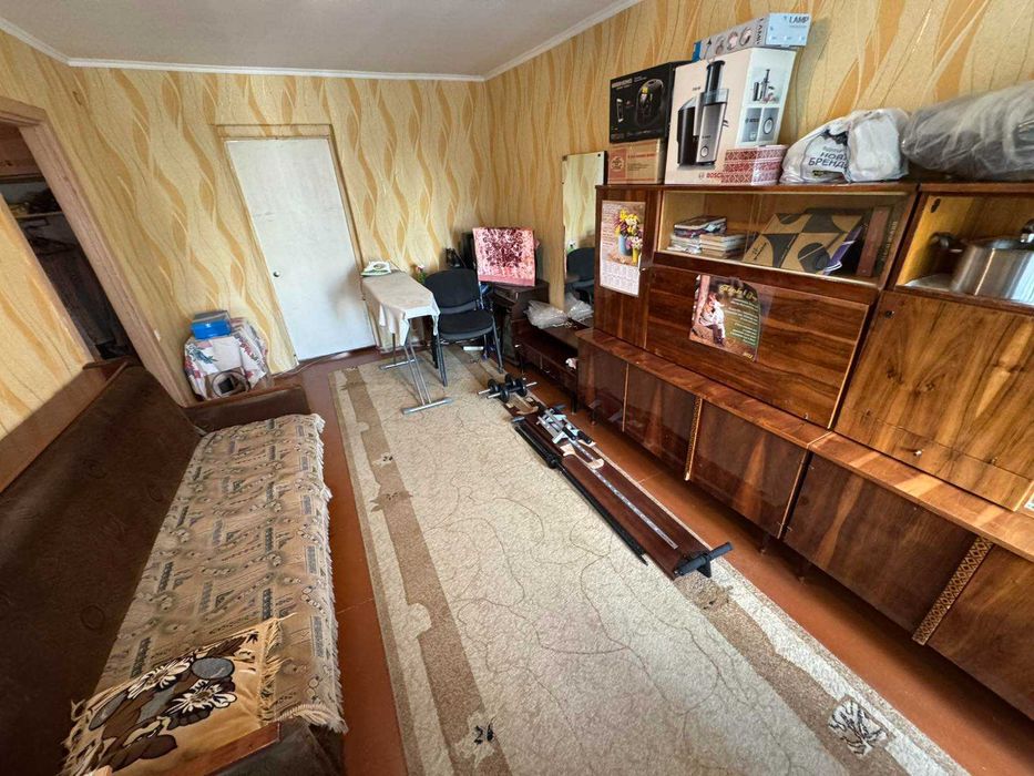 Продаж 2 кімнатної квартири на Алмазному!! Гарний поверх!! Не кутова!!