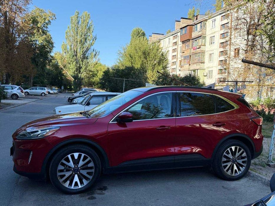 Ford Escape 2019 Titanium Hybrid 2.5L