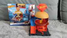 Трек Хот Вілс Сіті Автокафе Бургер Hot Wheels City Burger
6