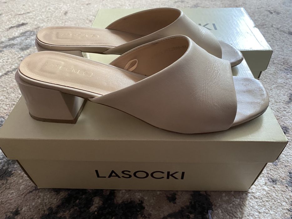 Шльопанці жіночі,шкіряні,39,Lasocki,бежеві