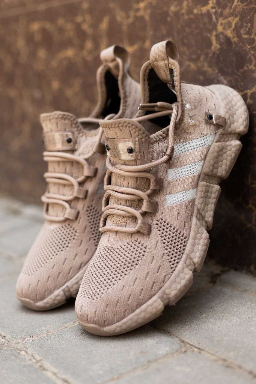 Кроссовки Адидас буст черные и беж (41-45) кросовки Adidas Boost 2.0