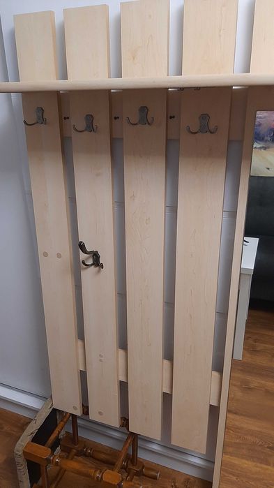 Wieszak do przedpokoju z lustrem