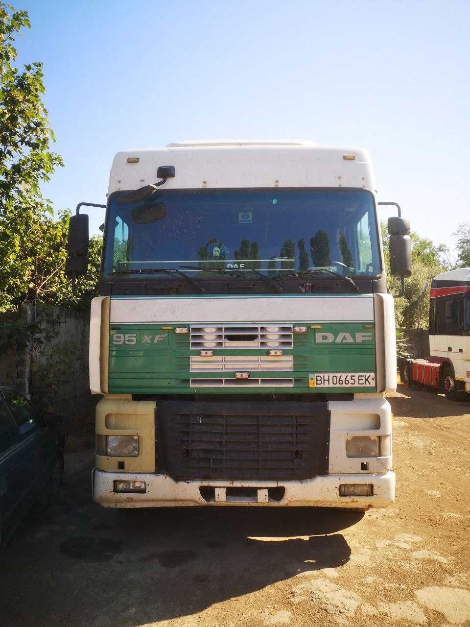 DAF XF 95 тягач 2000рік