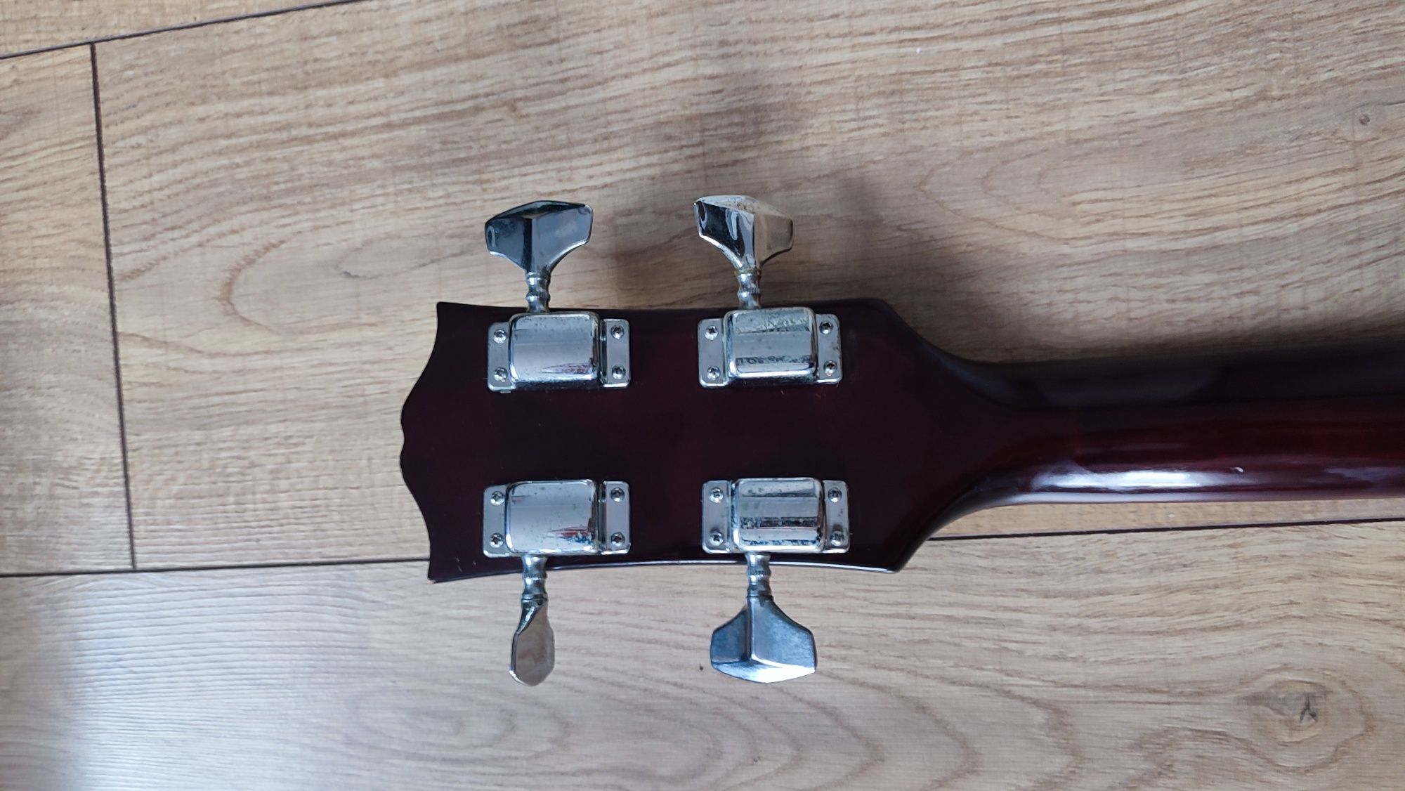 Gitara basowa bezprogowa Greco SG