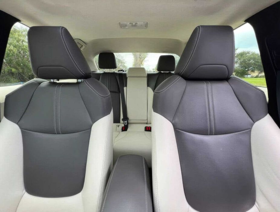 Toyota Corolla XLE      2021