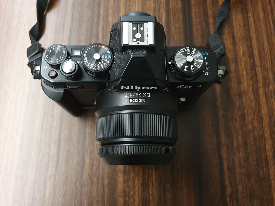 Lente Objectiva Nikon Nikkor Z DX 24mm f/1.7