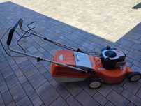 Kosiarkę spalinowa Marki stihl RM 253.0T o mocy 2,2kW z napędem.