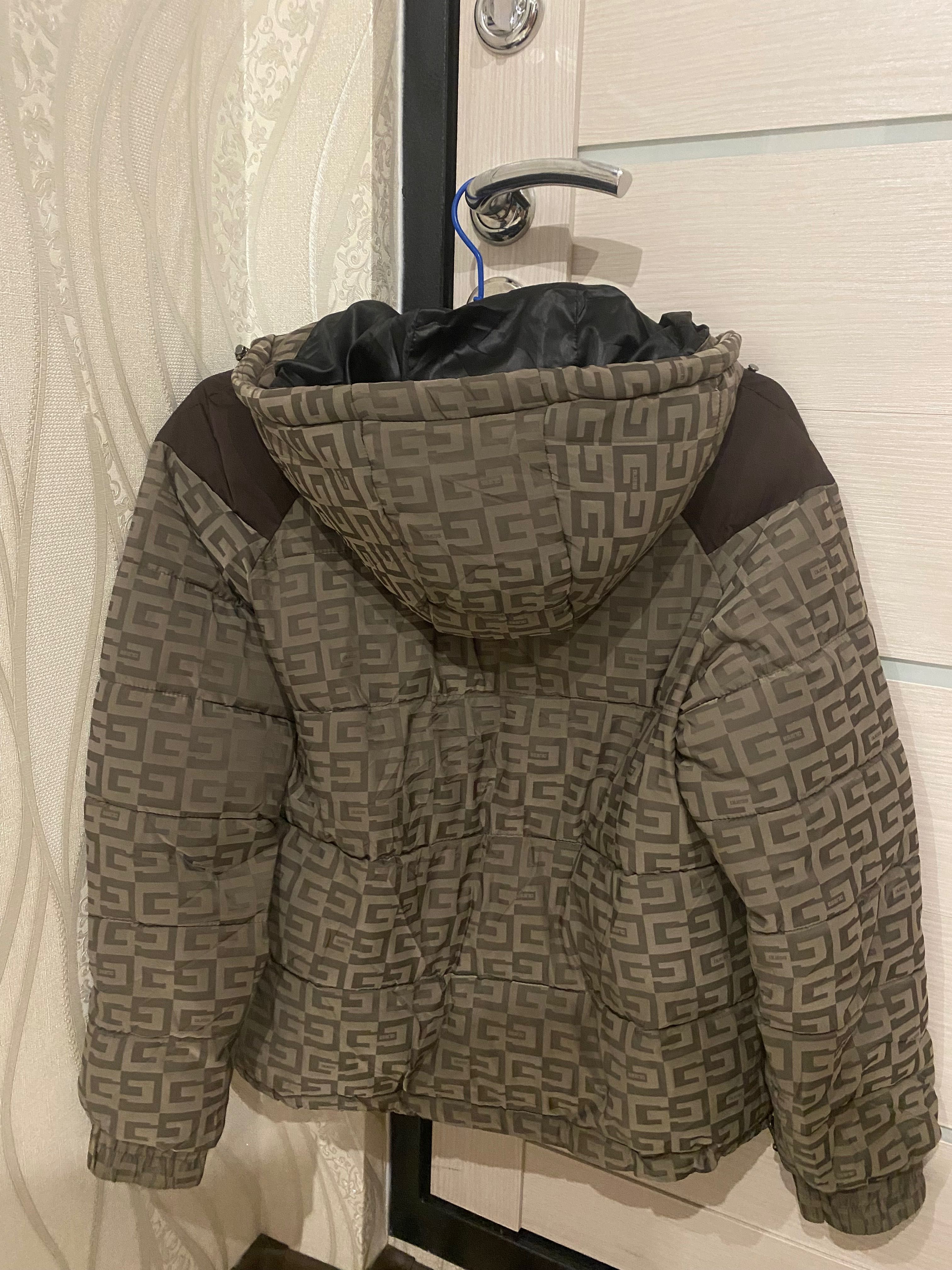 Куртка жіноча Guess
