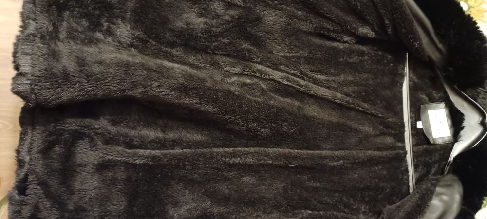 Vendo casaco com pêlo no interior