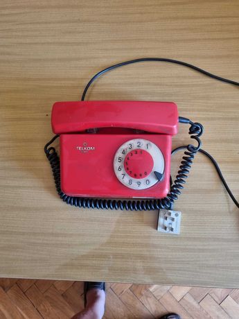 Telefon z czasów PRL Tulipan