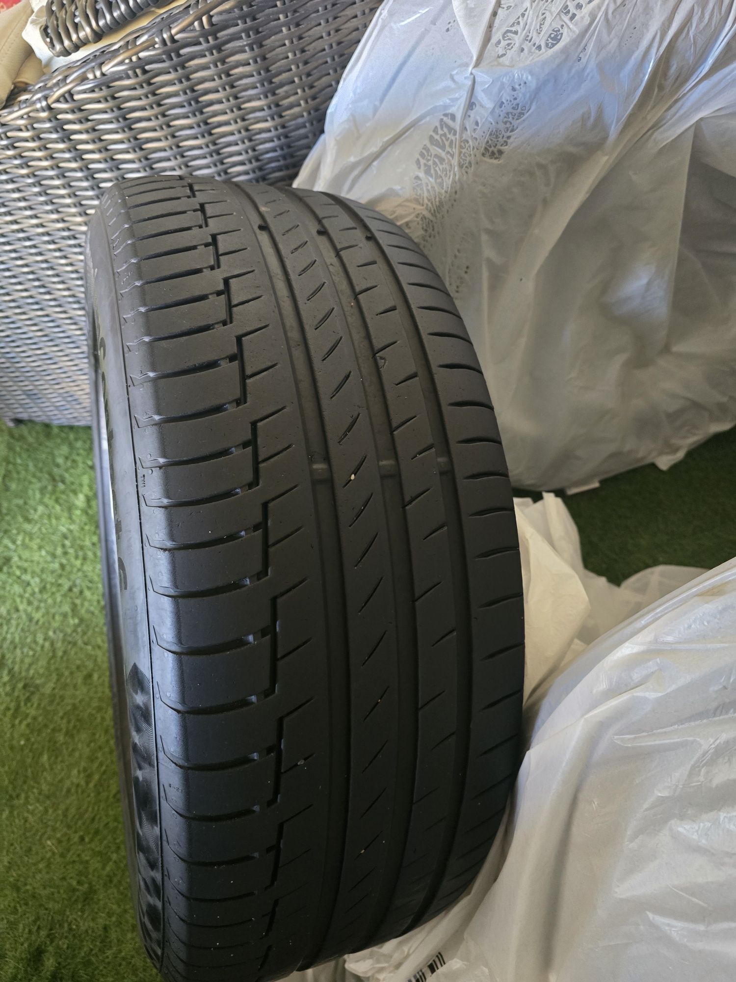 255/55 R19 Шини. Диски Audi E-Tron комплект