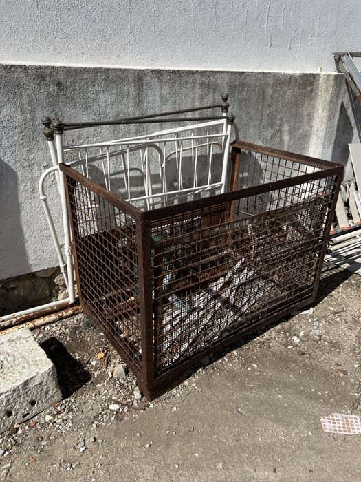 Gaiola em ferro para criação