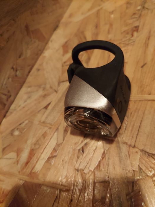 Lampka przednia LED wodoszczelna z homologacją ładowana USB z soczewką