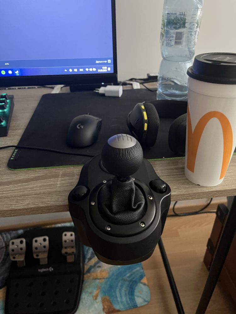 G29 logitech DRIVING FORCE