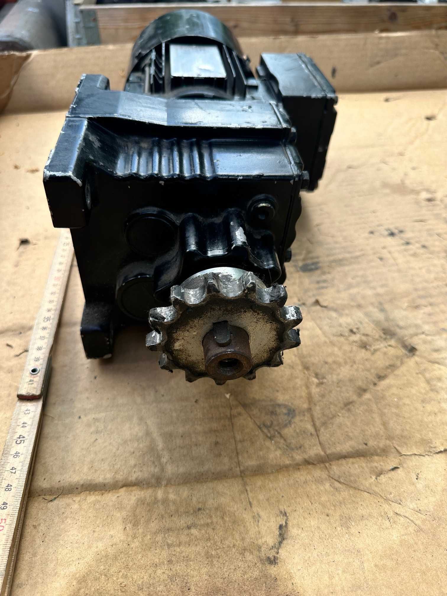 Motoreduktor z hamulcem, silnik sew 0,37 kw 48 obrotów fv