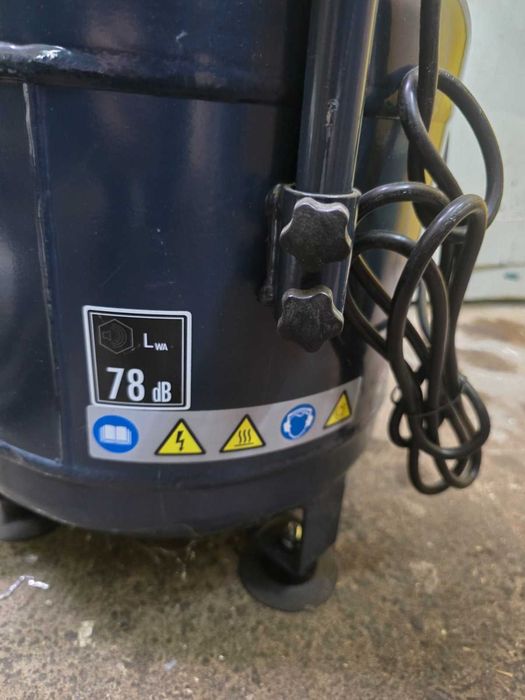 компресор безоливний вертикальний PROFILINE