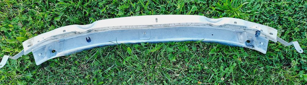 Audi A4 B6 belka zderzaka przód wzmocnienie