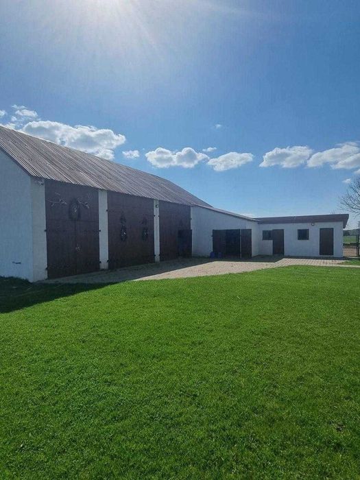 Siedlisko, gospodarstwo rolne w pięknej okolicy, dom ze stajnią