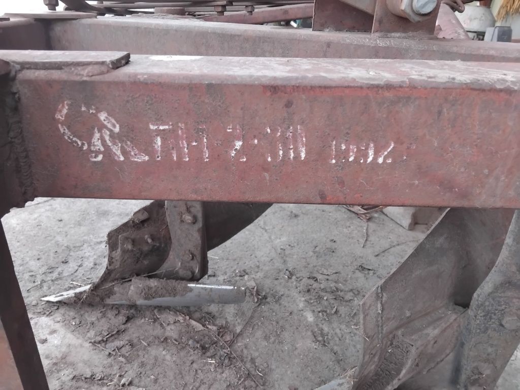 Продам плуг плн 2-30
