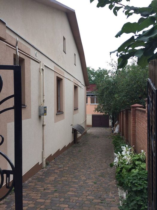 Продам частину будинку р-н 18 школи