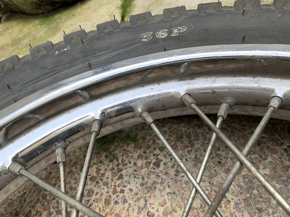 Задне і переднє колесо иж